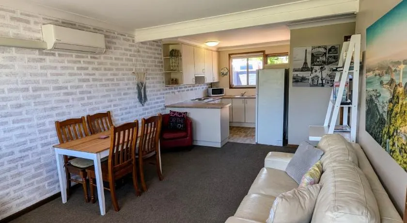 Gloucester - 2 Bedroom Apartments - Image 1