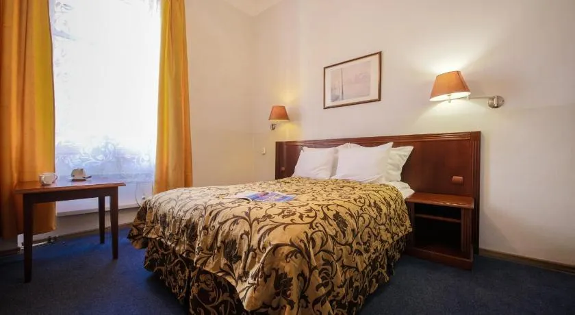 Red Carpet Hostel - Image 1