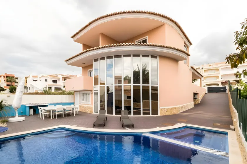 Piscina riscaldata e SPA Villa, vista mare, in zona tranquilla nel centro di Albufeira, 12 / 14p - Image 1