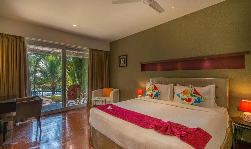 Palm Exotica Resort and Convention Centre - Image 1