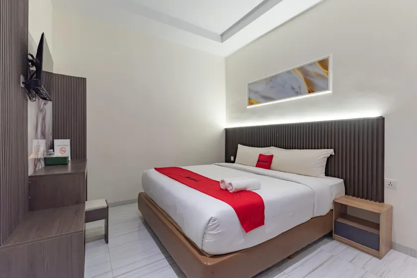 RedDoorz Plus Near SP Plaza Batu Aji Batam - Image 1