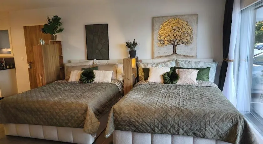 Quiet Apartment in Bulle with Terrace, Free Parking & Mountain Views - Image 1