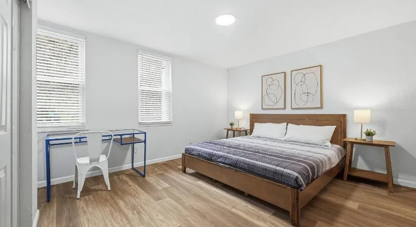 Pittsburgh Millvale D Cozy and Unique Private Bedroom with Shared Bathroom - Image 1
