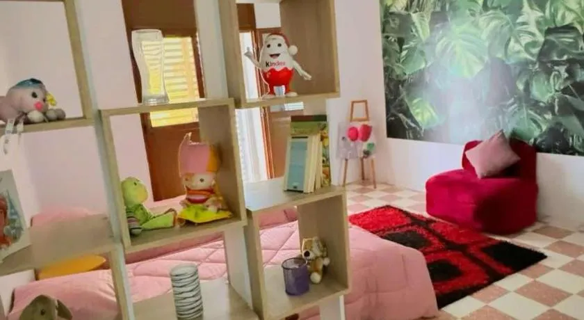La Maison De Bonheur - Image 1