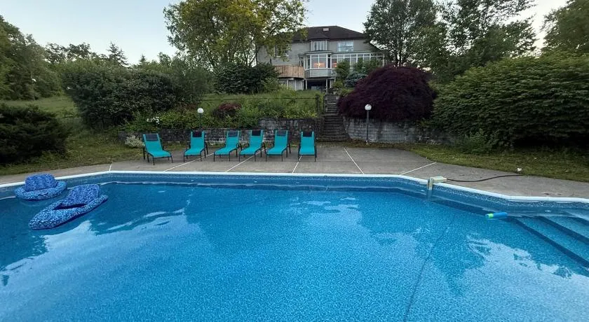 Pool, Fire Pit Bedroom & Alaska King Sleeps 16 - Image 1