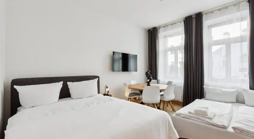 Arbio I Artistic Urban Loft for 6 - Image 1