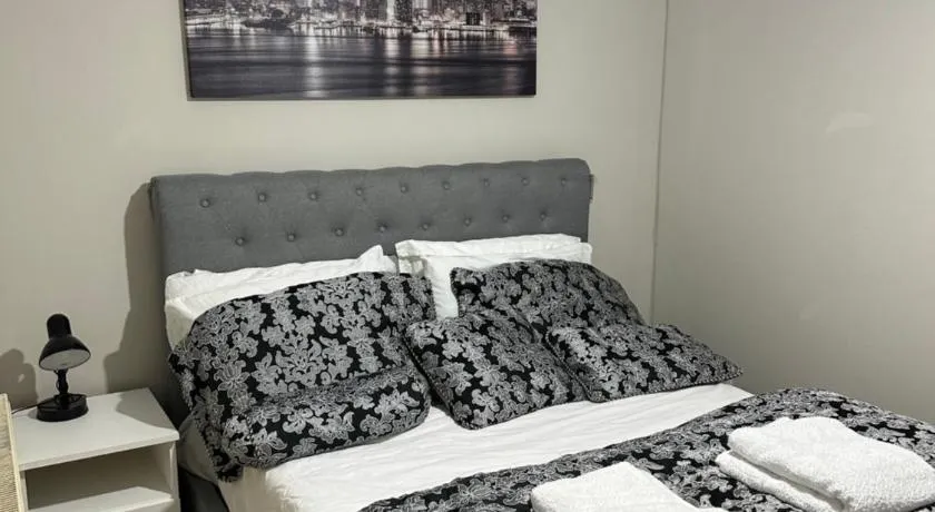 Beautiful Hoe Street First Floor one bedroom apartment B Walthamstow - Image 1