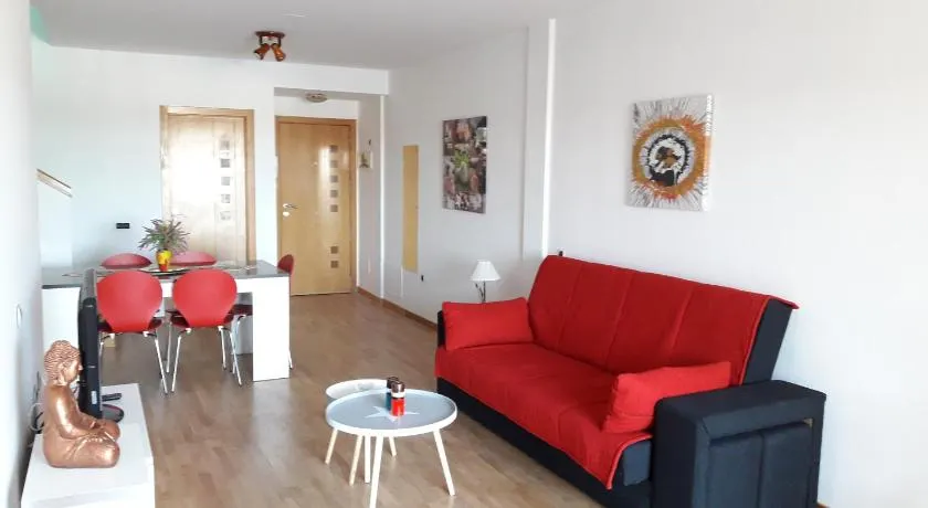 Big and Bright Apartment - Image 1