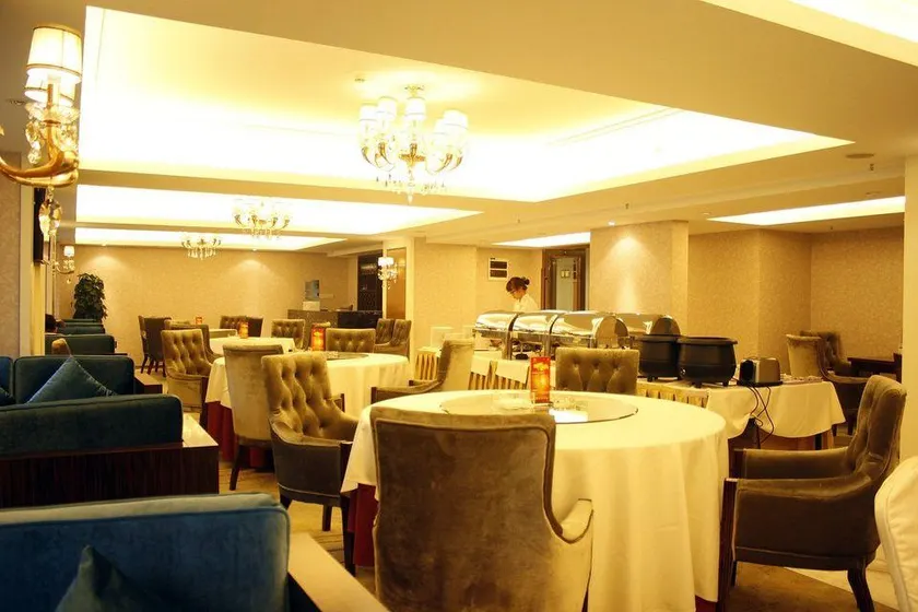 Alice Hotel - Image 1