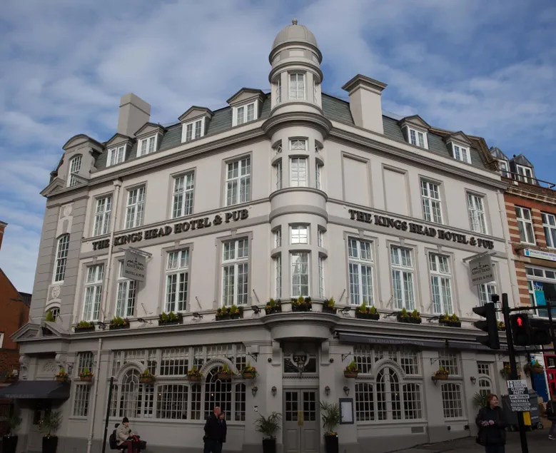 The Kings Head Hotel - Image 1