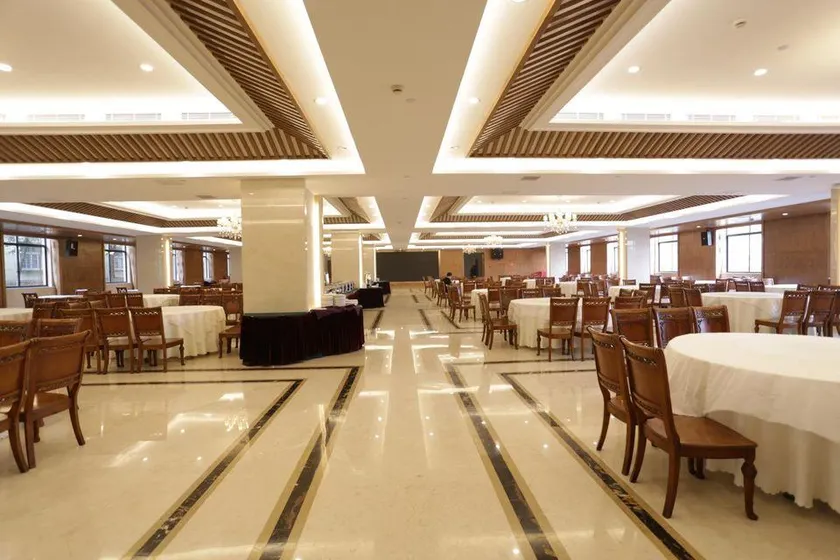ZhongNan Resort Hotel - Image 1