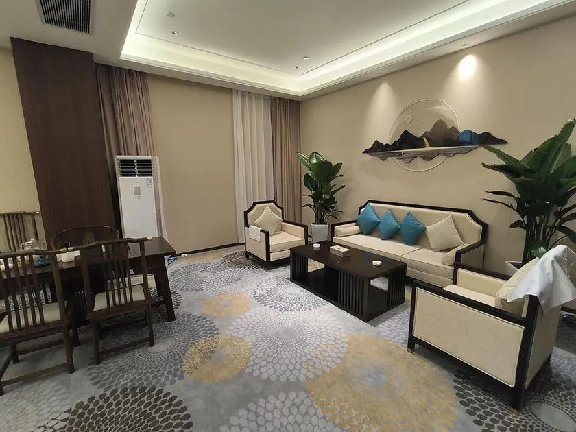 DiJianNanShan Qianhe Hotel - Image 1