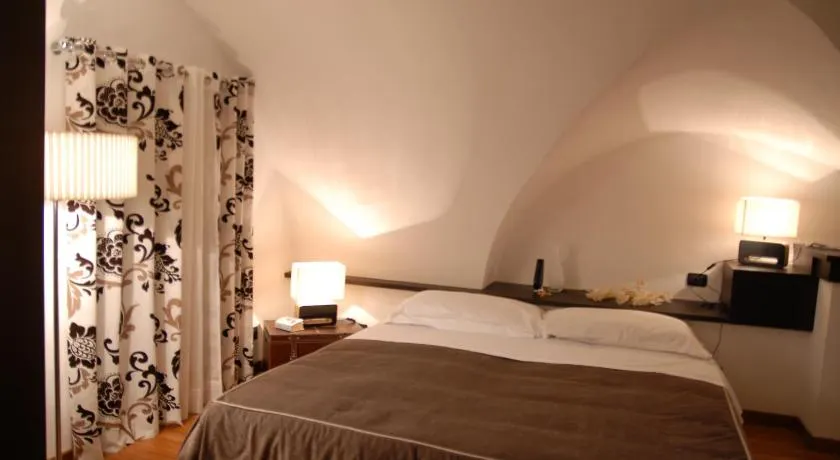 Suite&B - Image 1