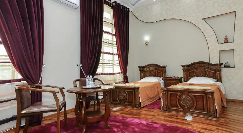 Luxury Guesthouse - Image 1