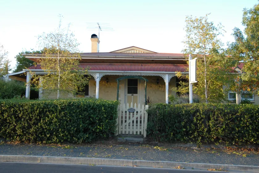 Treasure Memories Cottage - Image 1