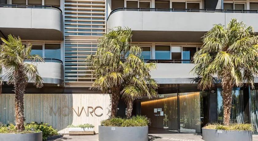 Complete Host Monarc Apartments - Image 1