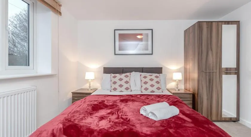 Royal Apartments - Heathrow - Image 1