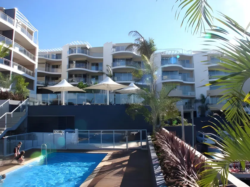 'Cote D Azur' luksus i hjertet af Nelson Bay! - Image 1