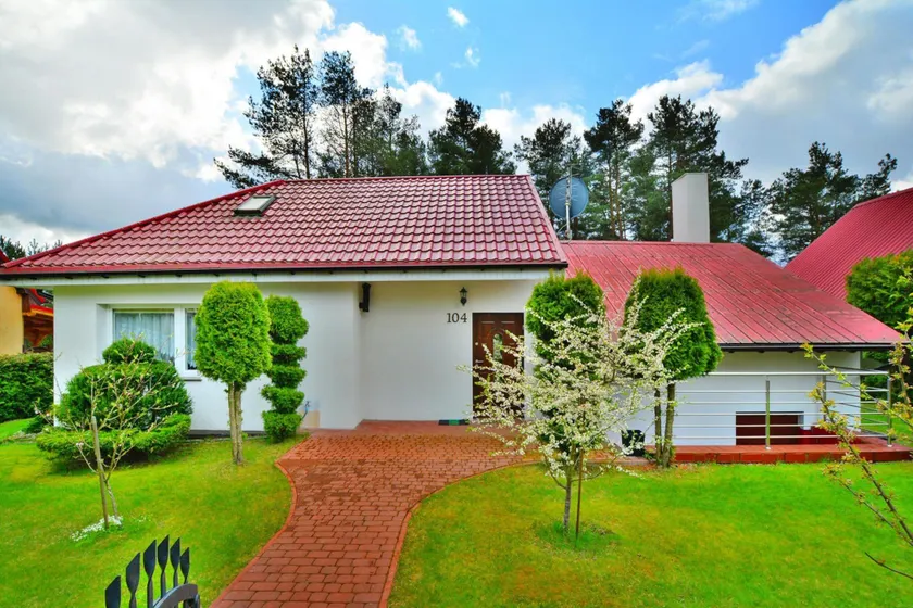 Spacious cottage, idyllic right on the lake, Spore - Image 1