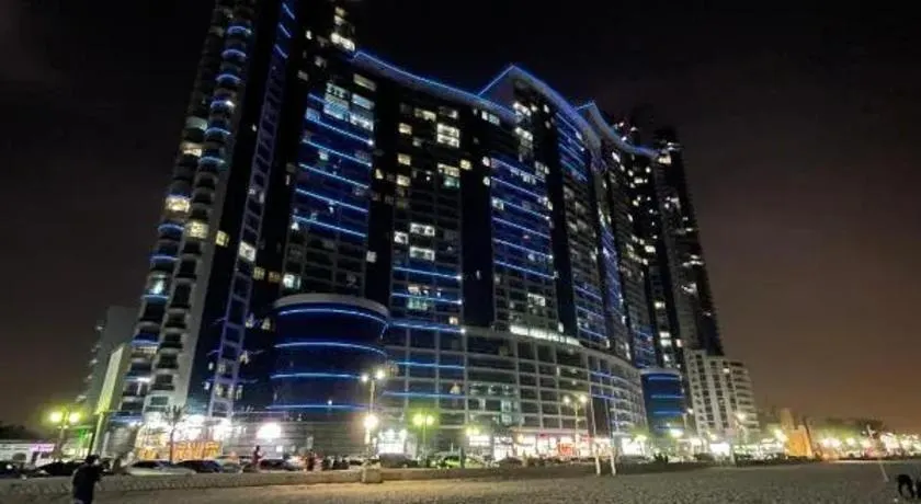 Beachfront Luxury Family Apartment with Pool, Gym, Jacuzzi - AJMAN Corniche UAE - Image 1
