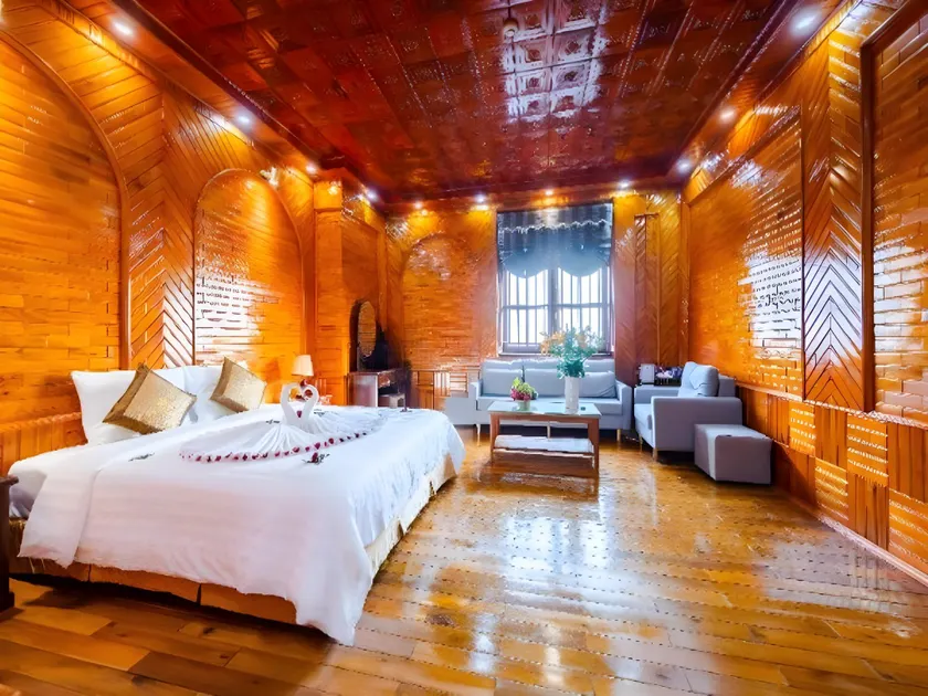 TheKing Hotel - Image 1