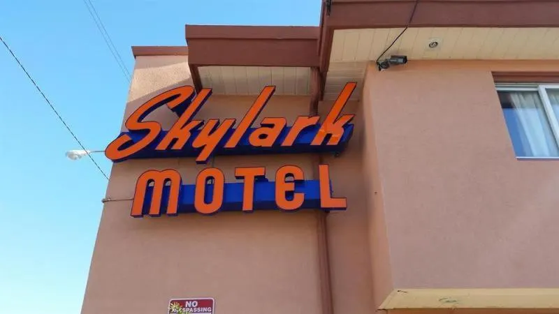 Skylark Motel - Image 1