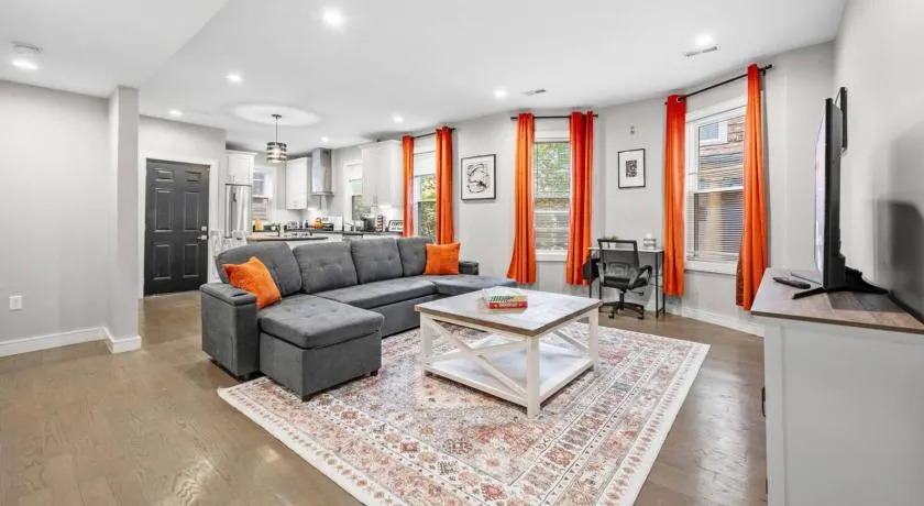 Luxury 3BR apt in Boston with Roku TV - Image 1