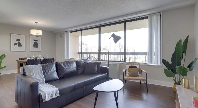 Elegance in Crystal City - Amazing Apartment with gym - Image 1