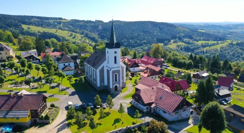 Chata u kostela - Image 1