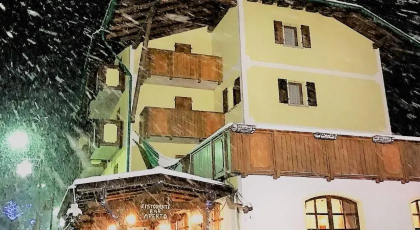 Hotel Tosa - Image 1