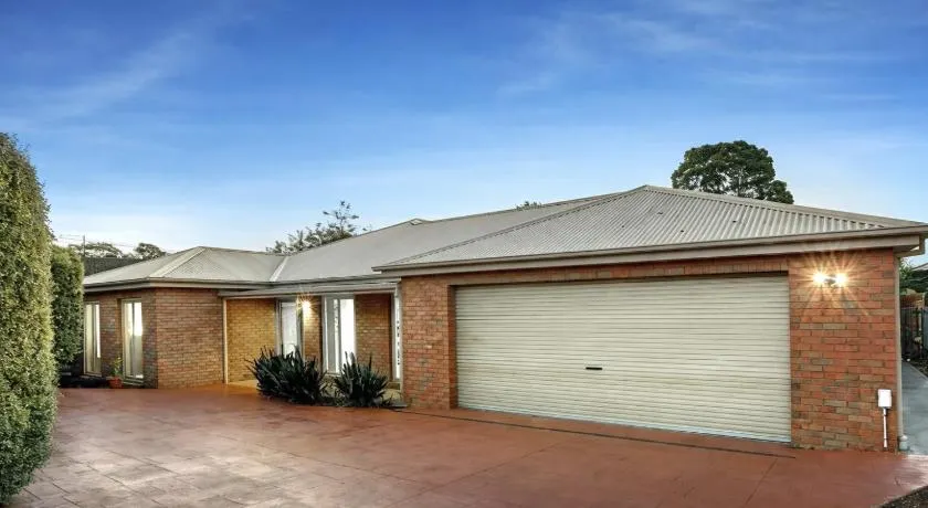 Suburb best family house Melbourne east - Image 1