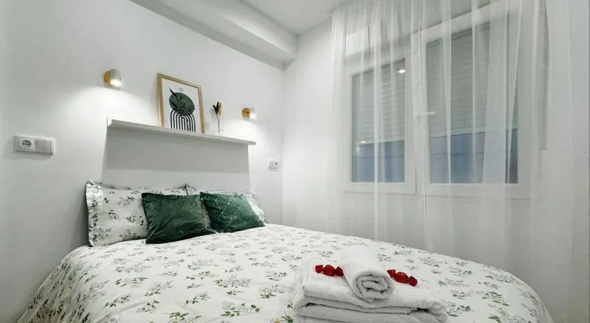 PENSION MYD La Vega - Image 1