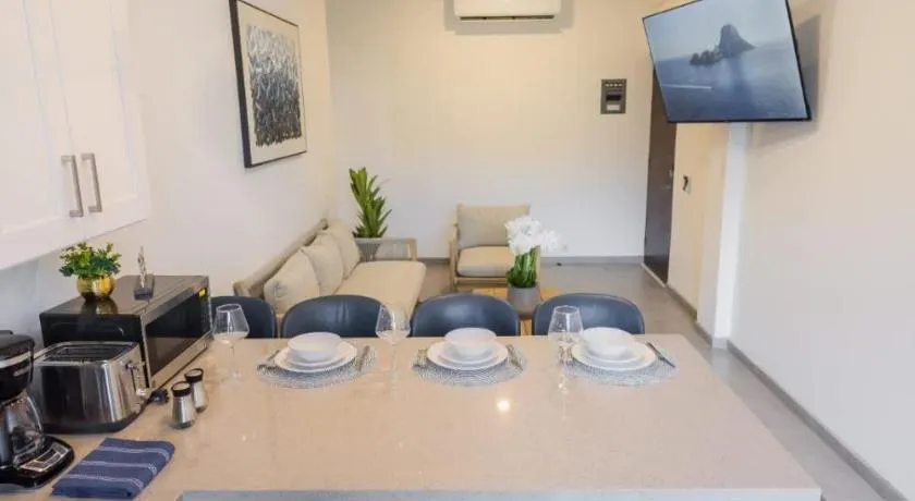 NEW 2BR Apartment Walk to Marina & Downtown - Image 1