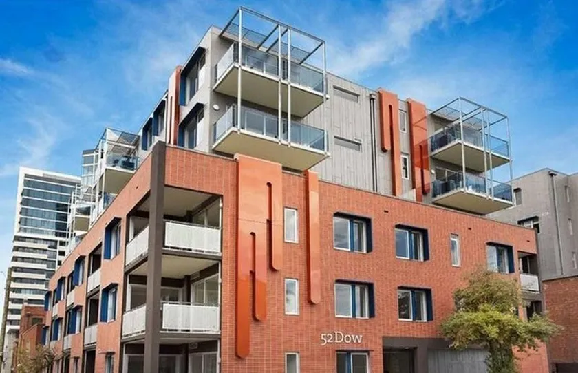 Boutique Stays -Zinc 401, Apartment, Port Melbourne - Image 1