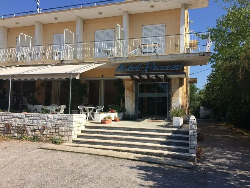 Pikermi Hotel - Image 1