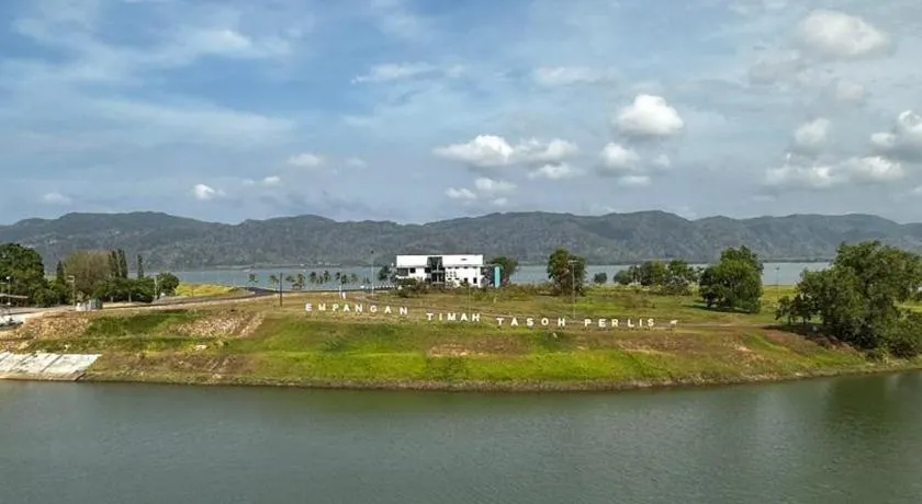 Terinai Tasoh Lake View Resort and Cafe - Image 1