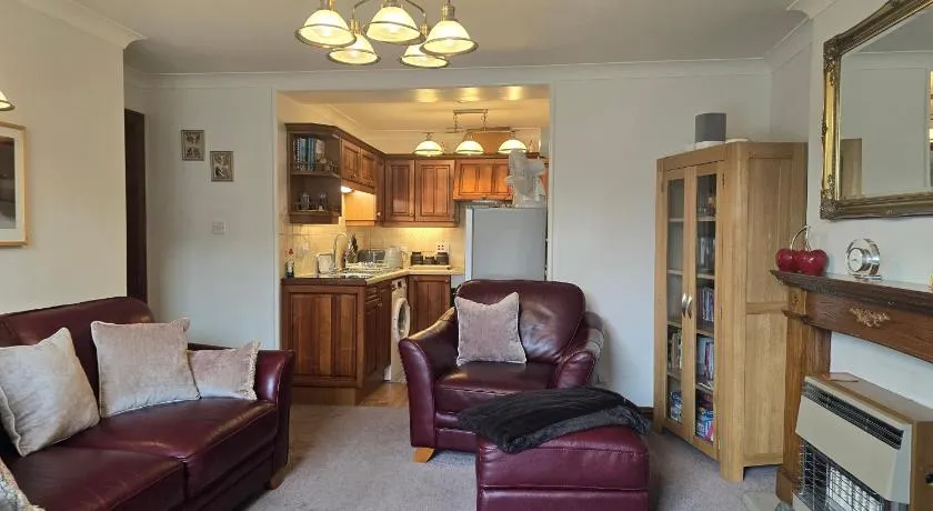 Lyndale self-catering apartment Sleeps 4 - Image 1