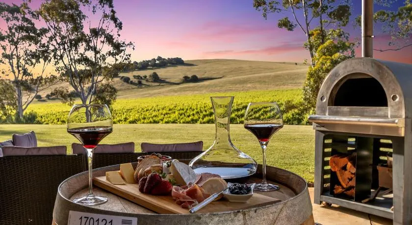 Norm's Vineyard Retreat - Image 1