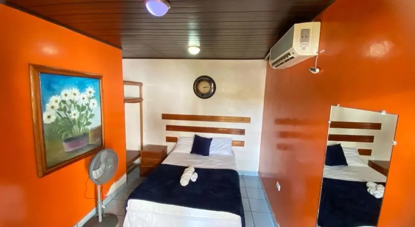 Hostal Casa Vieja - Image 1