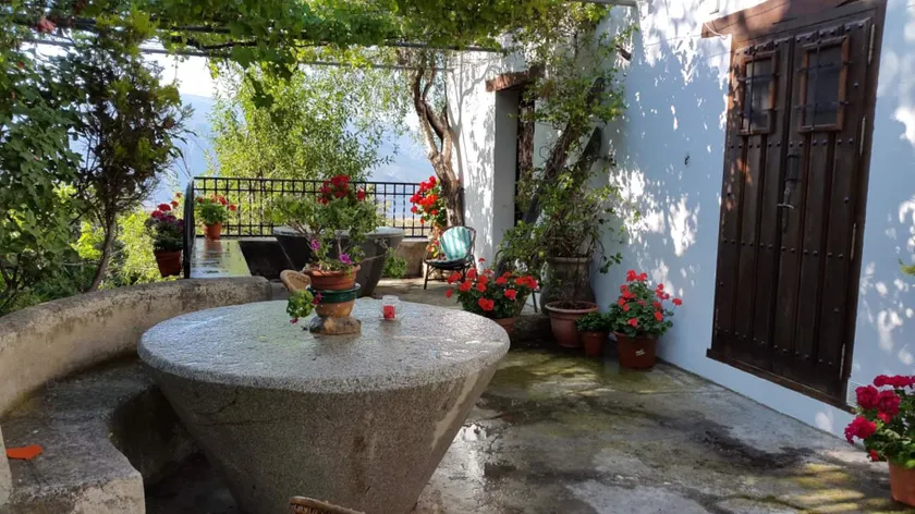 El Almendro - Image 1