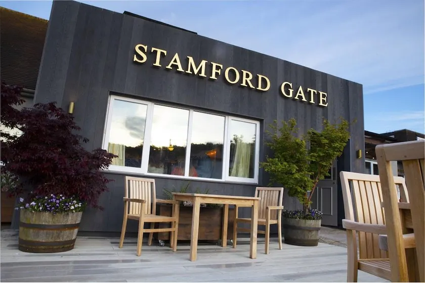 Stamford Gate Hotel - Image 1