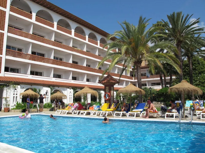 Gran Hotel Europe - Image 1
