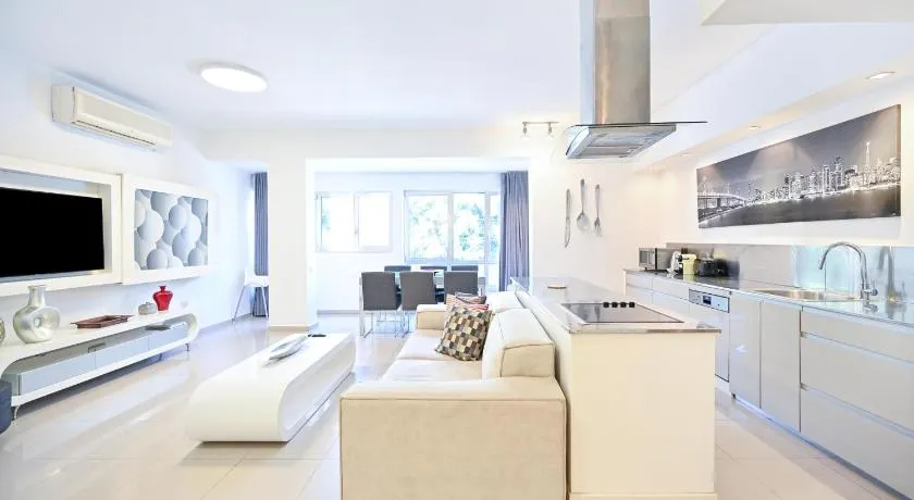 Peaceful 3BR near Frishman Beach by HolyGuest - Image 1