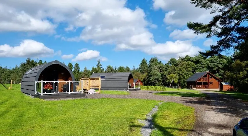 Robins Nest Glamping Pod with Hot Tub - Image 1