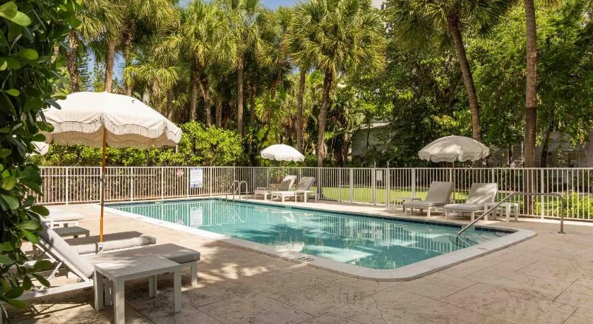 Miami River Inn by Renzzi - Image 1
