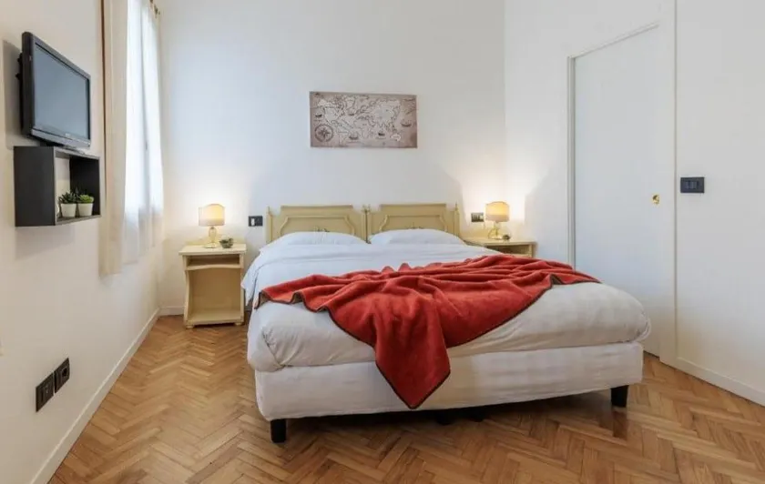 Villa Luccon Mirano • Elegant Double/Twin Room 1 - Image 1