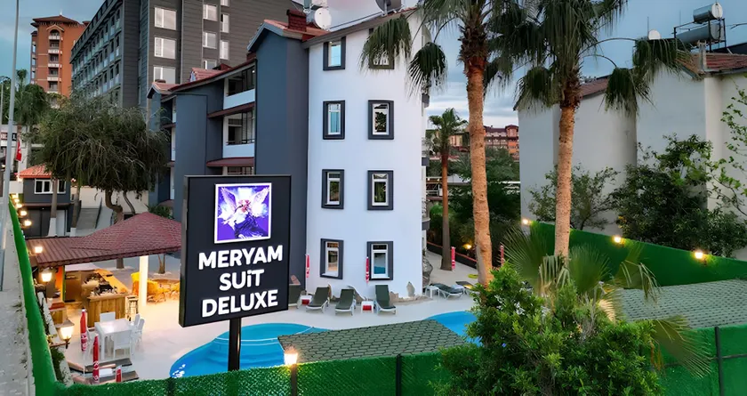 Side Meryam Suit Deluxe Hotel - Image 1