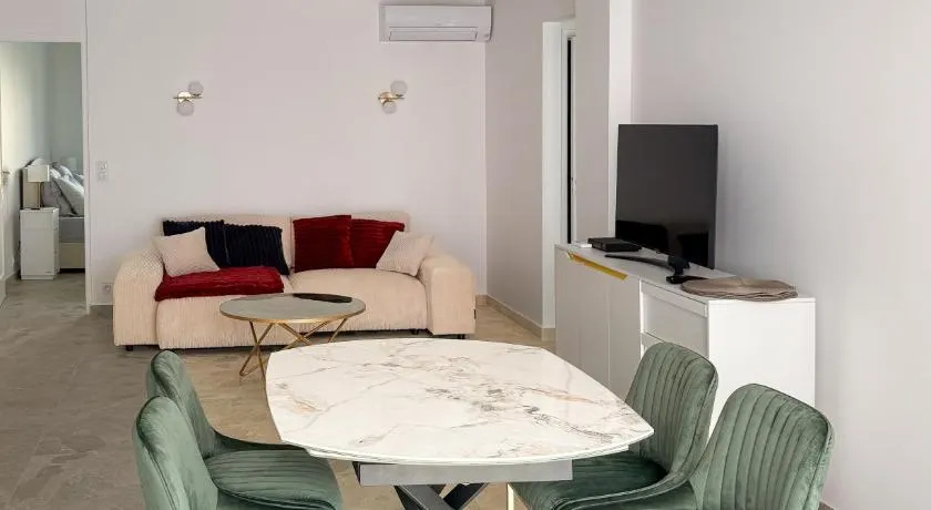 Appartement de luxe climatisé, parking & 2 balcons - Image 1