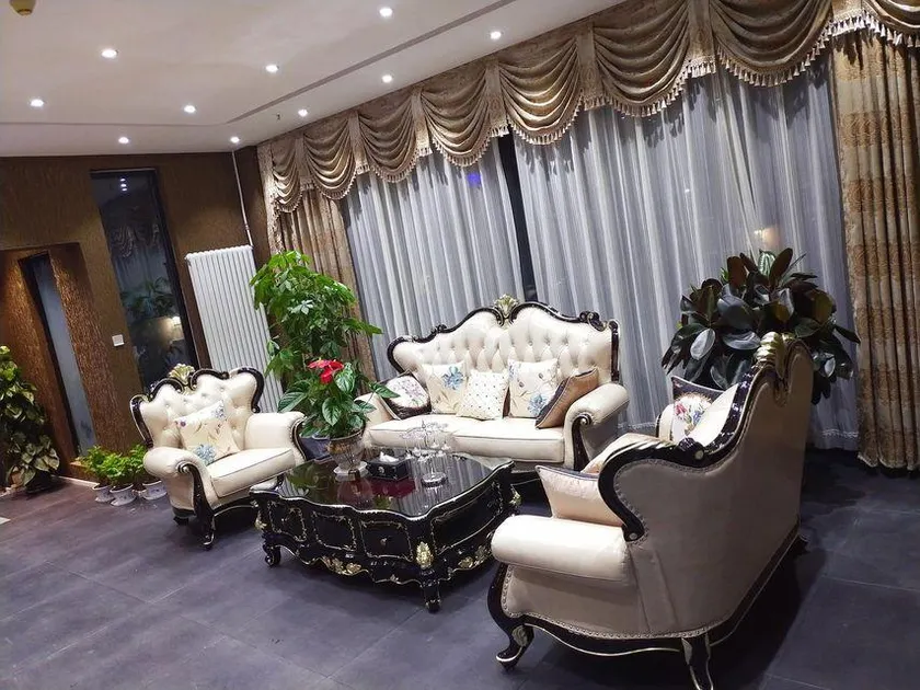 Yoyo Hotel - Image 1