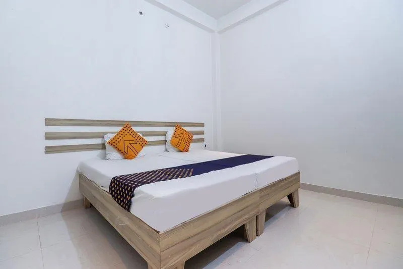 SPOT ON 67419 SR Homestay - Image 1